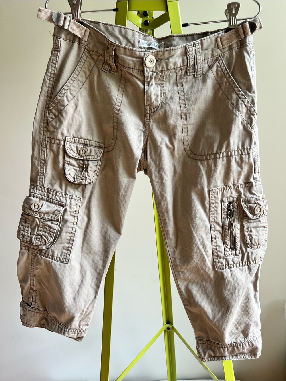 Aeropostale Tan size 1 / 2  Cargo Capris with Utility Pockets Y2K